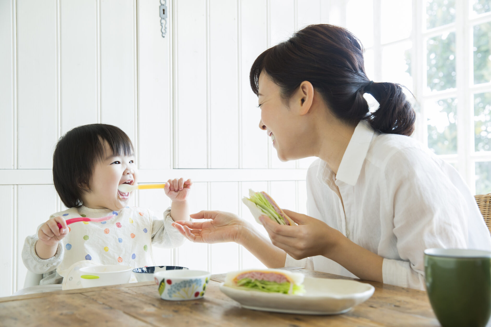 【1歳児】赤ちゃんから子どもへ！生後1歳0ヶ月～の発達・成長とお世話 | 読む・見る・学ぶ 子育てサプリ